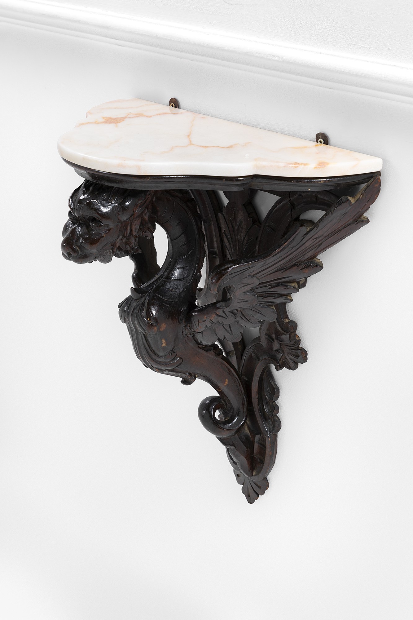 Gabriel Viardot (attr.) - Specchio e mensola in legno scolpito, marmo e vetro specchiato