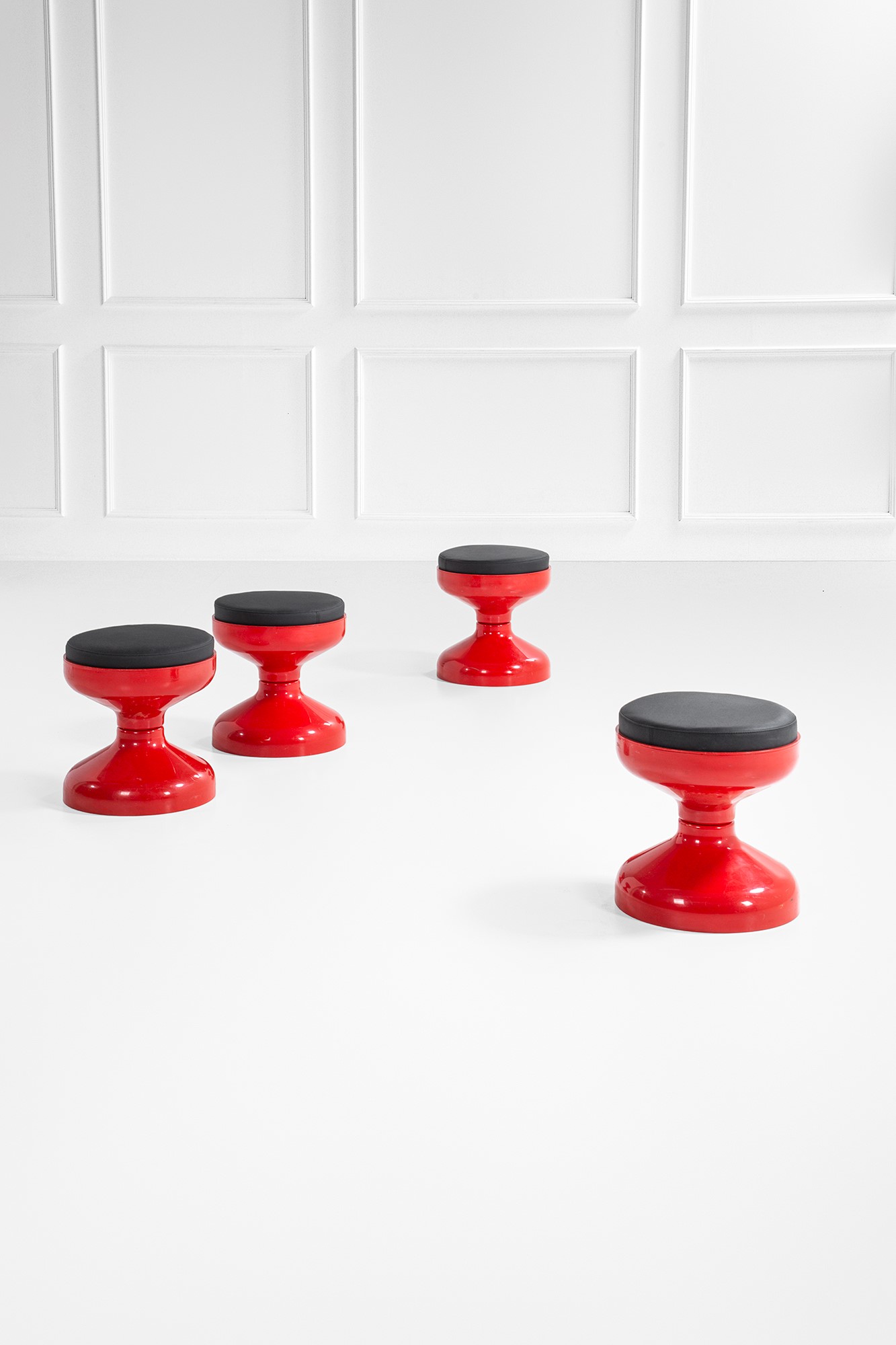 Achille e Pier Giacomo Castiglioni - Quattro Tavolini/sgabelli Mod. Rocchetto