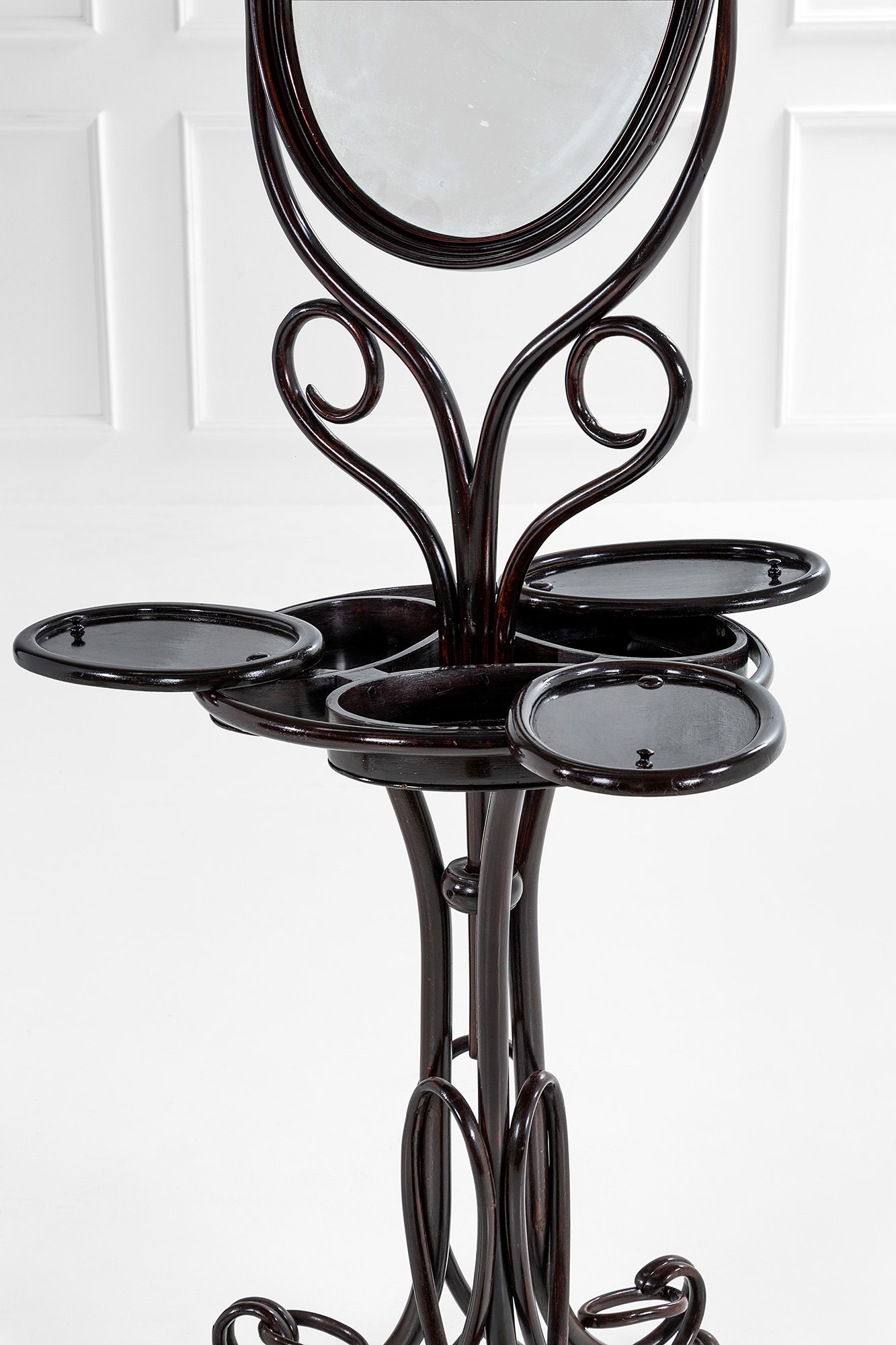 Thonet - Toeletta Mod. N.1