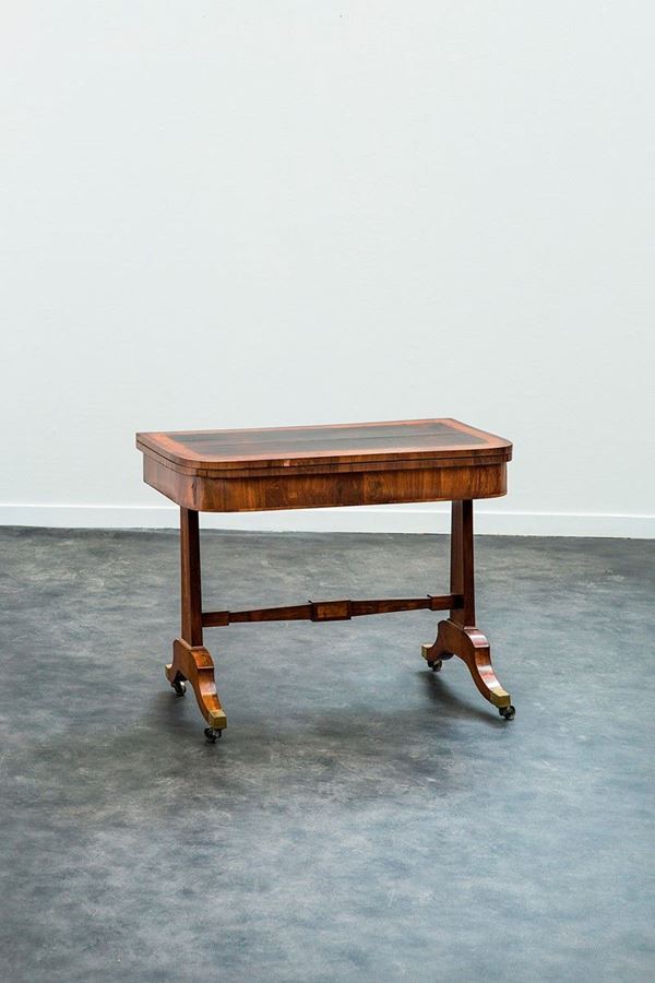 Tavolino da gioco in mogano, p  - Auction Antiquariato - Incanto Casa d'Aste e Galleria