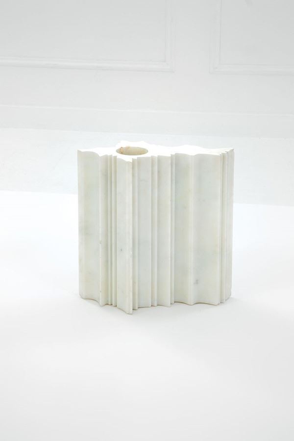 Angelo Mangiarotti - Vaso 
Marmo bianco di Carrara