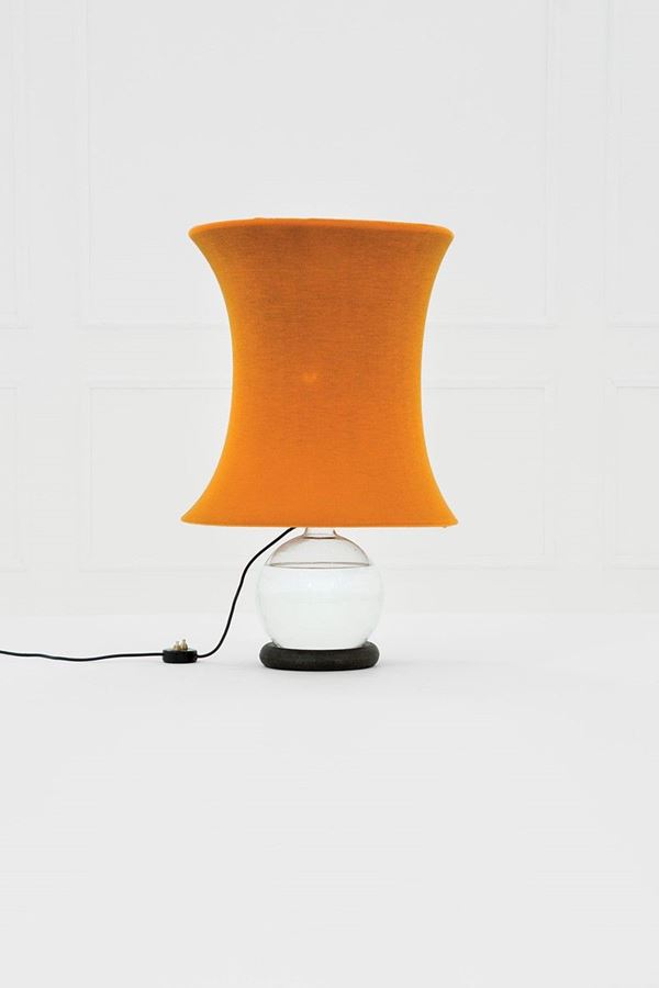 Gianfranco Frattini : Lampada da tavolo mod. Lotus
  - Asta Design - Incanto Casa d'Aste e Galleria