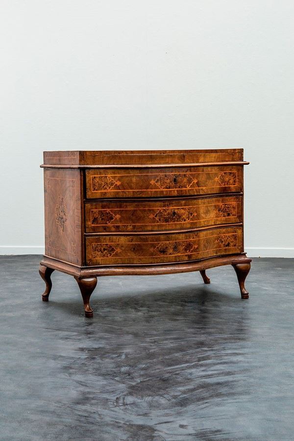 Com&#242; impiallacciato in noce e   - Auction Antiquariato - Incanto Casa d'Aste e Galleria