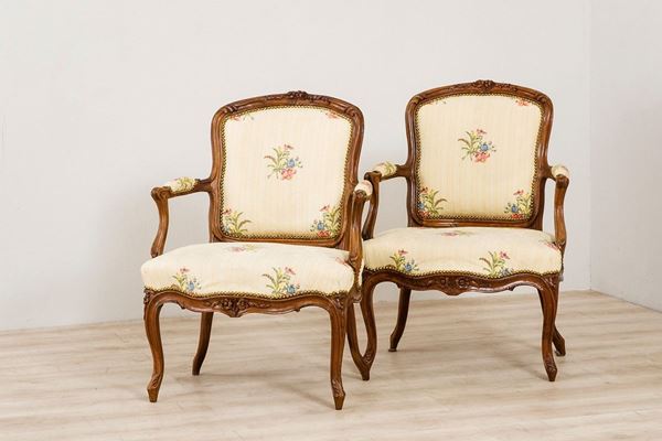 Coppia di poltrone in noce sco  - Asta Antiquariato - Incanto Casa d'Aste e Galleria