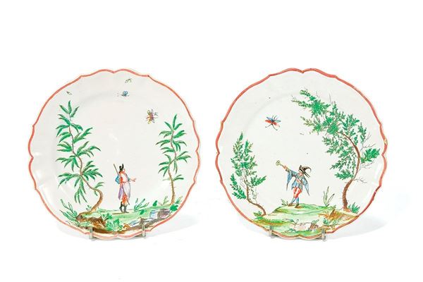 Coppia di piatti in maiolica p